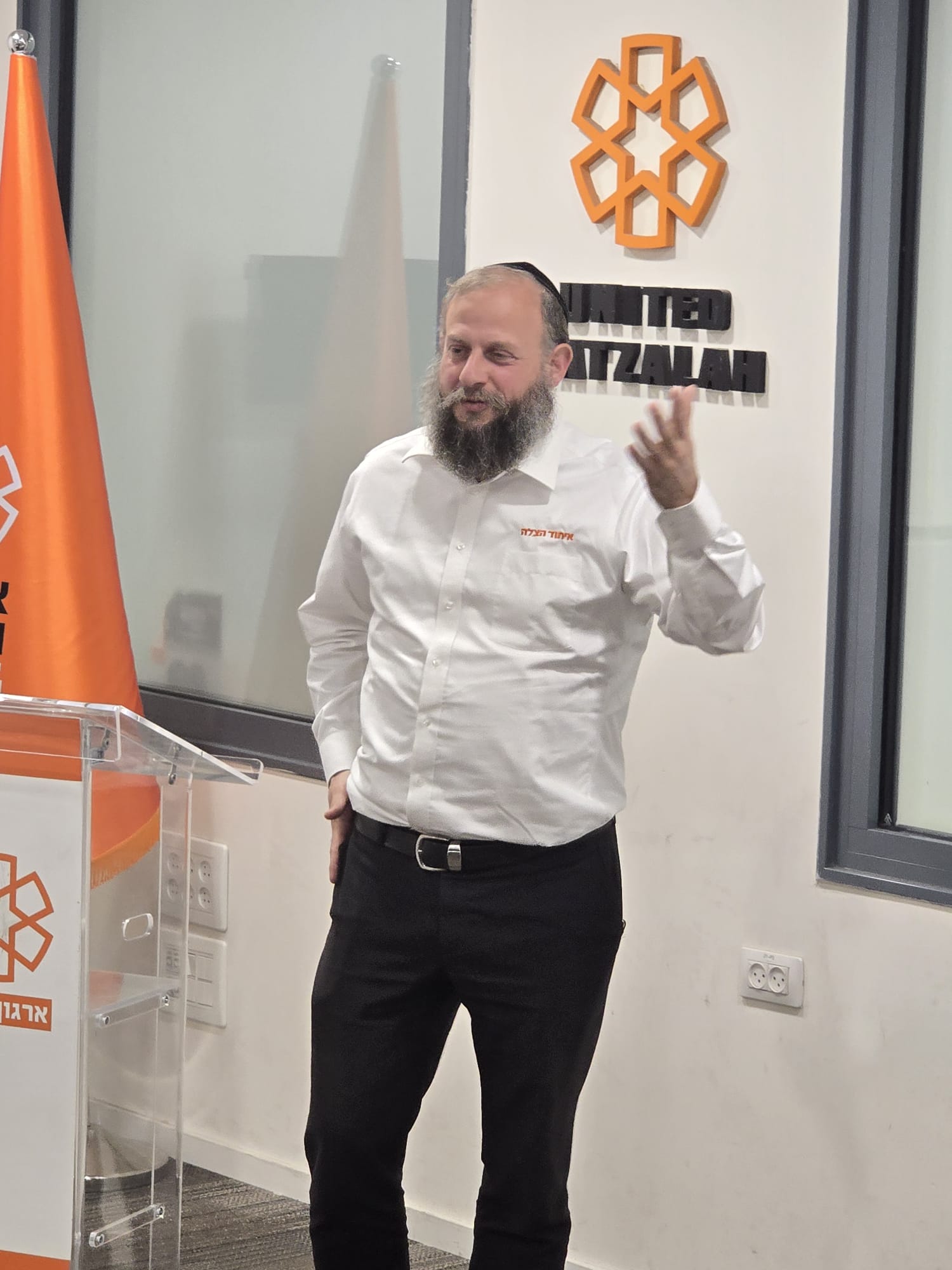 3f122c12-123b-4d8e-8954-9c3e01945716